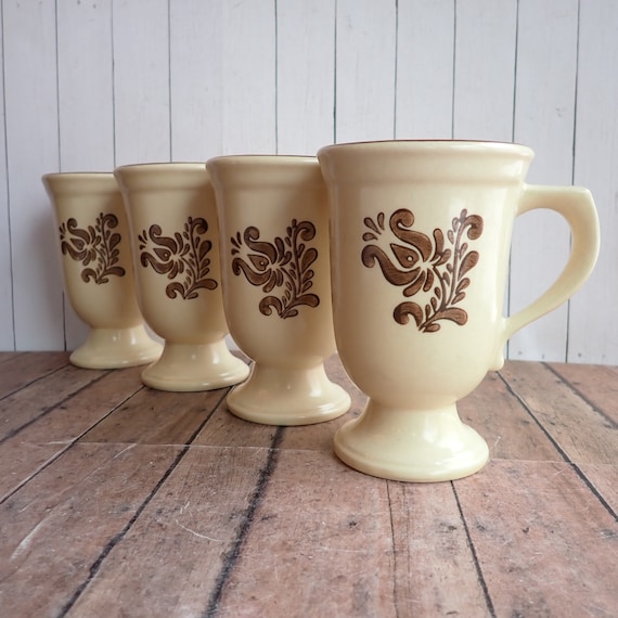 Vintage Pfaltzgraff VILLAGE Grandmug Mug Set of 4 Footed Pedestal Mugs Cream and Brown Flower Floral Americana Design