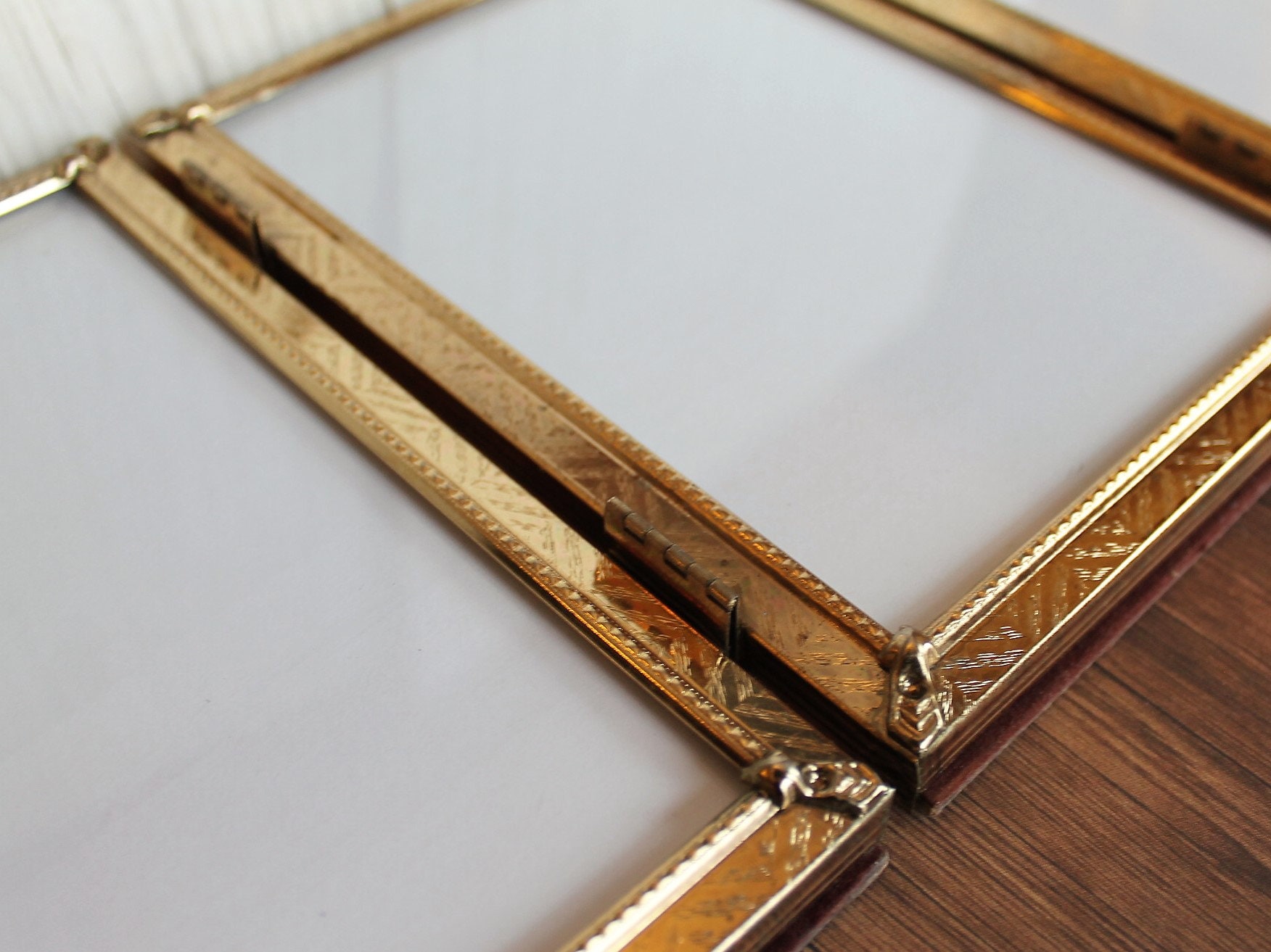 Vintage Brass Bronze Metal Triple Hinged 5x7 Three Part Photo Picture