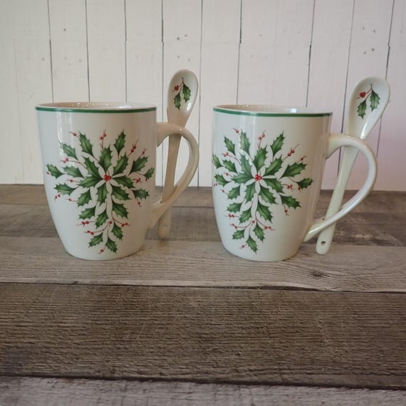 Vintage Lenox HOLIDAY Holly and Berry Christmas Hot Cocoa Mug Coffee Cup Set of 2 NEW