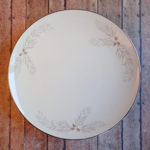 Vintage Franciscan SNOW PINE Dinner Plate Set of 4 White with Gray Leaf and Pinecone Design 1960s Dinnerware
