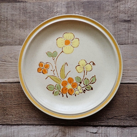Vintage Hearthside Garden Festival SUNSHINE FLOWERS Salad Plate Set of 4 Plates Stoneware with Orange Green and Yellow Flower Floral Design