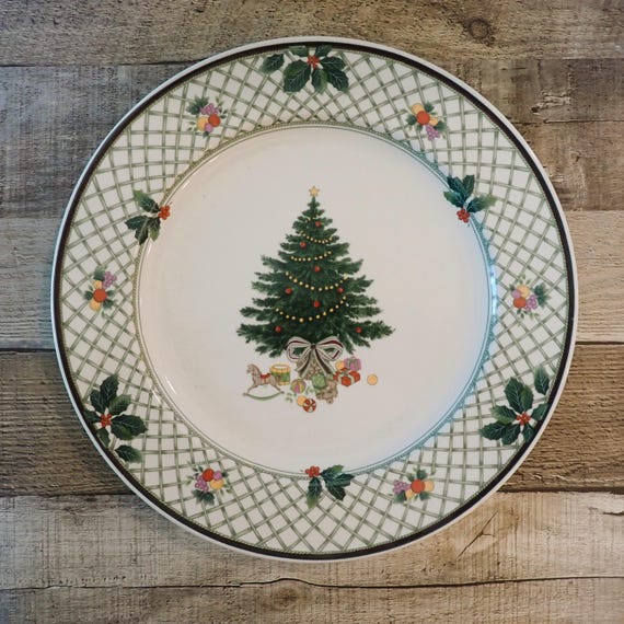 Vintage Mikasa Heritage Christmas Story Dinner Plate Set of 2 Christmas Plates with Holly Berries and Tree