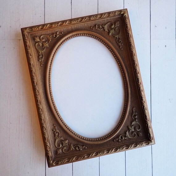 Vintage 5x7 Plastic Faux Wood Oval Picture Photo Frame Carved Wood Look 5" x 7" I.I.C Made in USA 1973