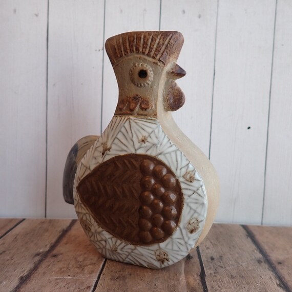 Vintage Stoneware Rooster Bud Vase Tan with White and Brown Feathers Mid Century Modern Fitz Floyd UCTCI Style