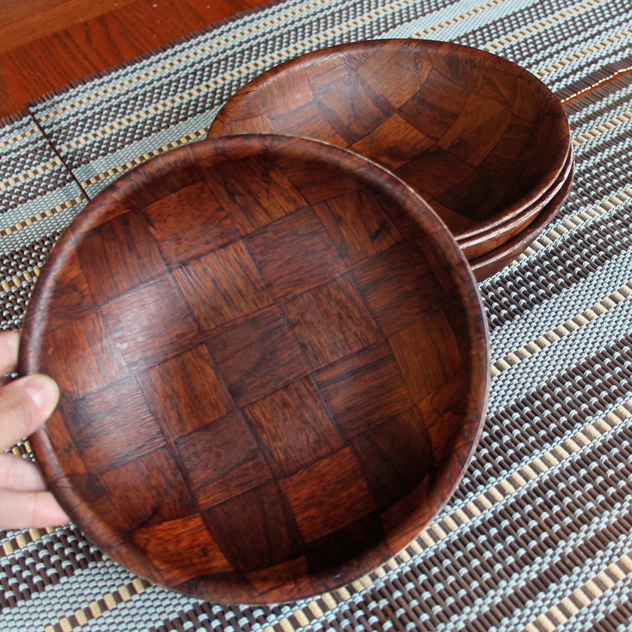 Vintage Plastic Faux Wood WEAVEWOOD Bowl Set of 4 Serving Salad Bowls Brown Woven Textured