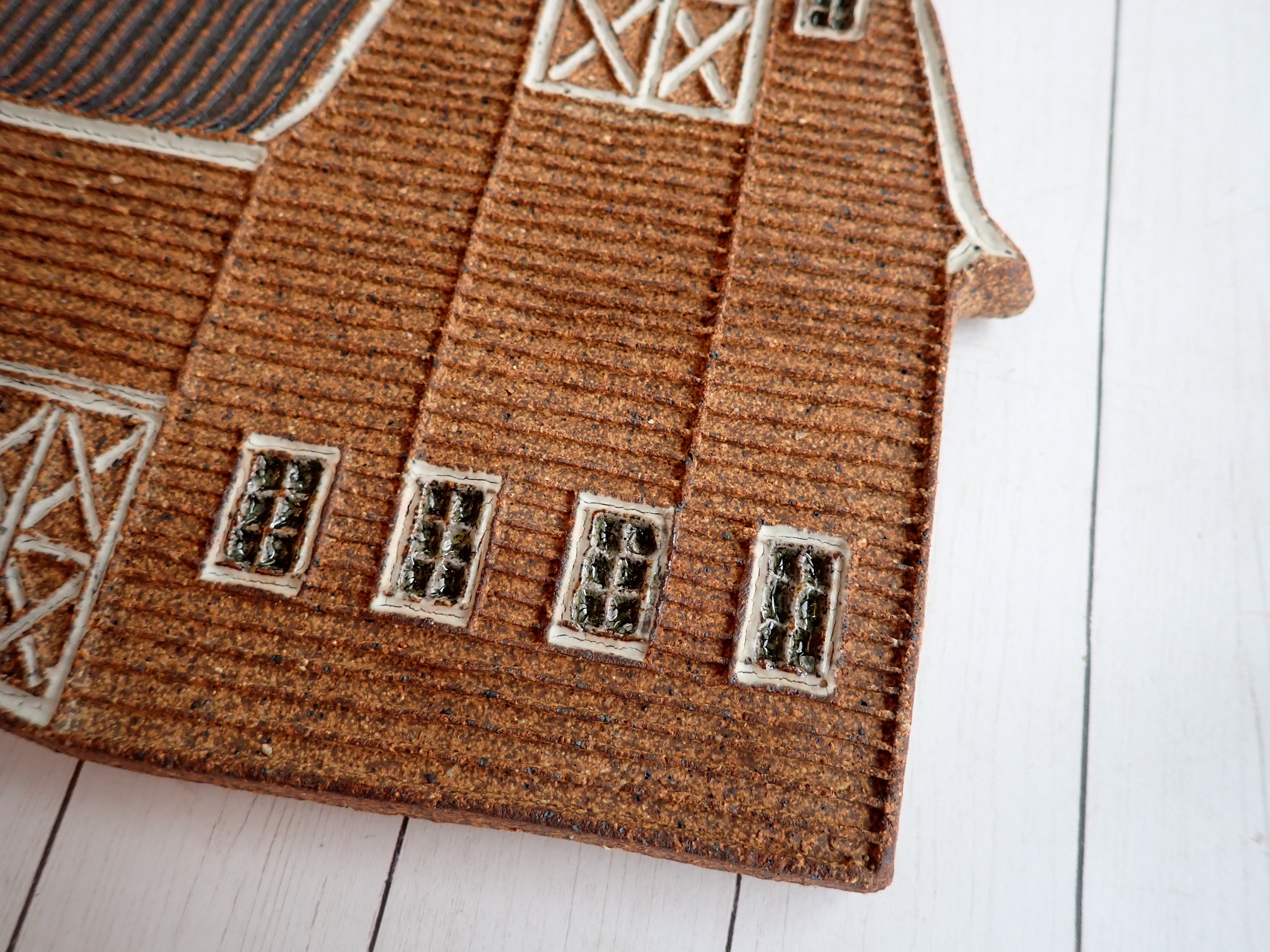 Vintage Victoria Littlejohn Stoneware Barn Farm Trivet Tile Plaque Wall