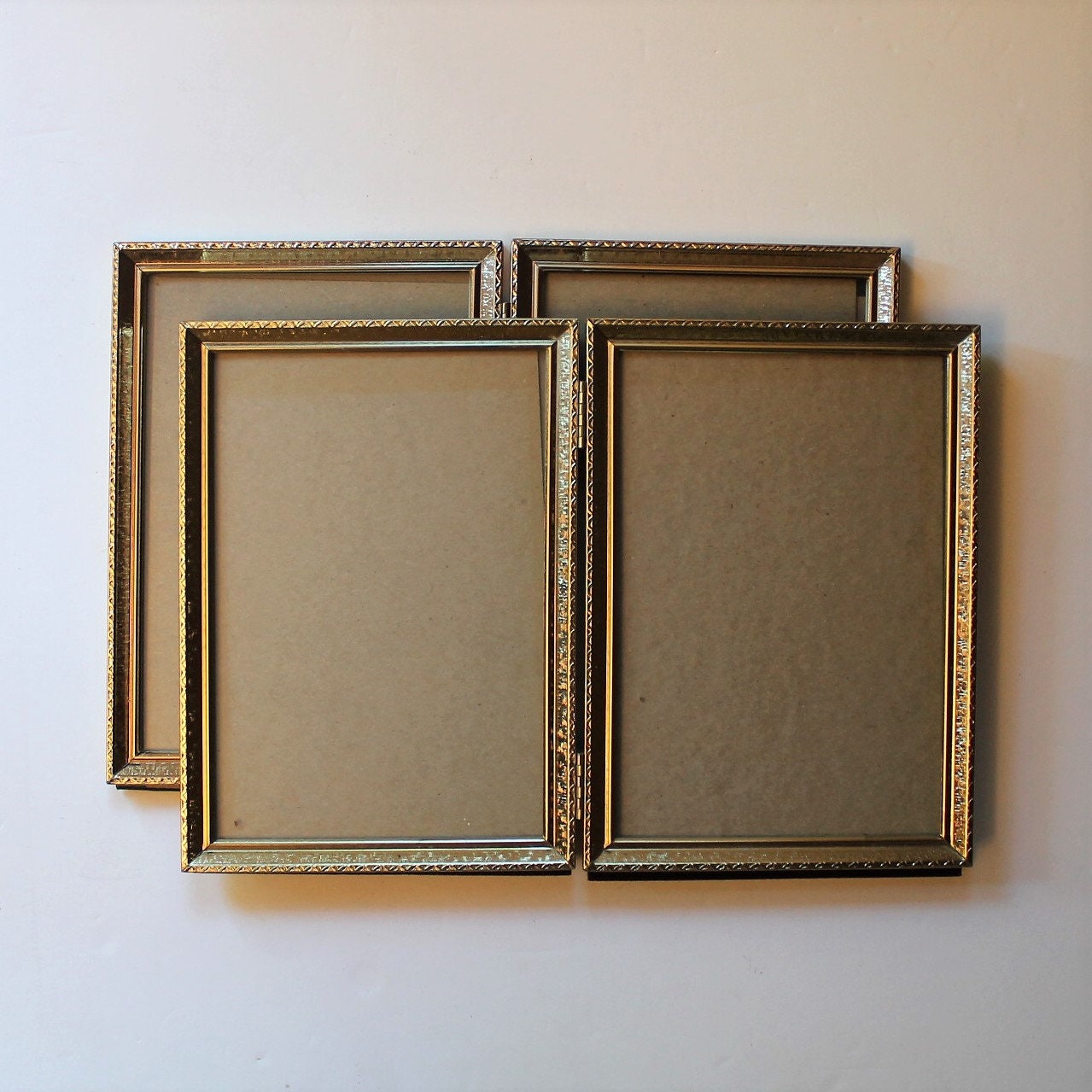 Vintage 5x7 Double Hinged Bi Fold Metal Gold Brass Photo Picture Frame