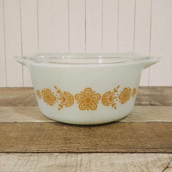 Vintage Pyrex BUTTERFLY GOLD Round Casserole 474 Round Casserole with Lid White with Gold Flower Daisy Design