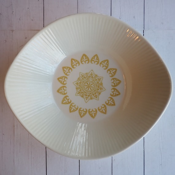 Vintage Sheffield SERENADE Lugged Cereal Bowl Set of 6 White with Yellow Leaf Medallion