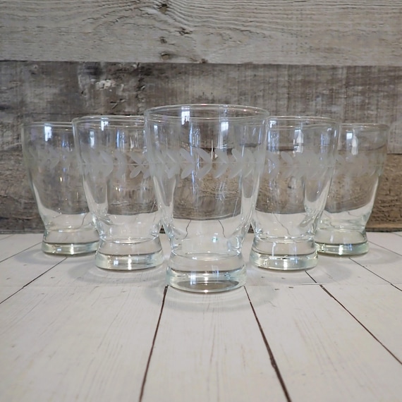 Vintage Anchor Hocking LAUREL GRAY 6 oz. 4" Footed Tumbler Juice Glass Set of 5 Clear Glass with Etched Leaf Design