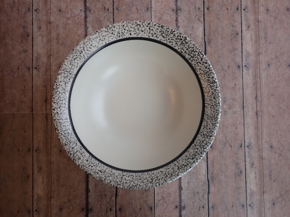 Vintage Pfaltzgraff RIVERSTONE 6" Soup Cereal Bowl Set of 4 White Bowls with Black Sponged Rim Modern Design