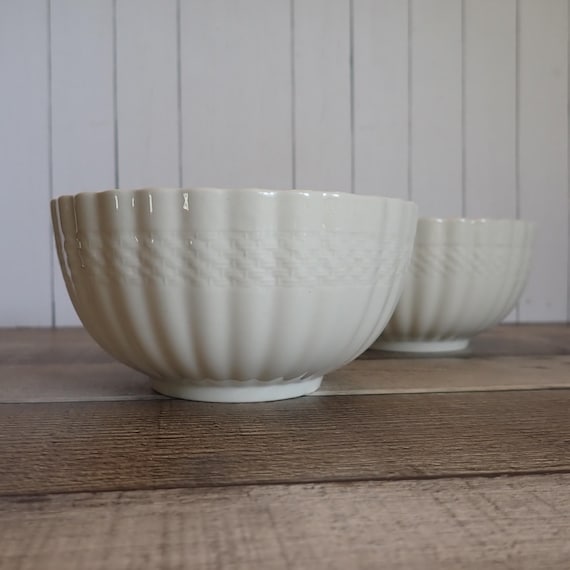 Vintage Spode CHELSEA WICKER Cranberry Bowl Set of 2 White Bowls with Woven Wicker Design