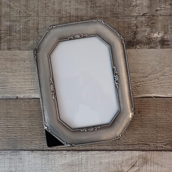 Vintage Pewter Silver Metal 4x6 Picture Photo Frame Scroll Leaf Design 4" x 6" Size Smooth Scroll Design