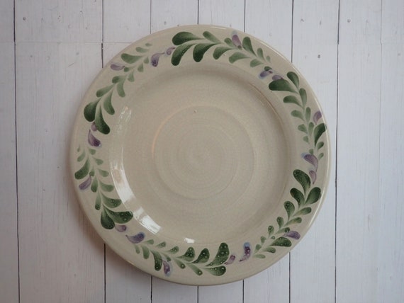 Vintage ROWE POTTERY WORKS 9" Luncheon Dinner Plate Set of 4 White with Purple and Green Flower and Leaf Design Cambridge Wisconsin