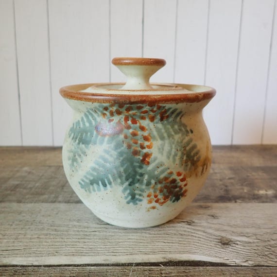 Vintage Bennett Welsh Studio Pottery Jam Jar Honey Pot or Sugar Bowl with Lid Cream Stoneware with Blue Leaf or Pinecone Design