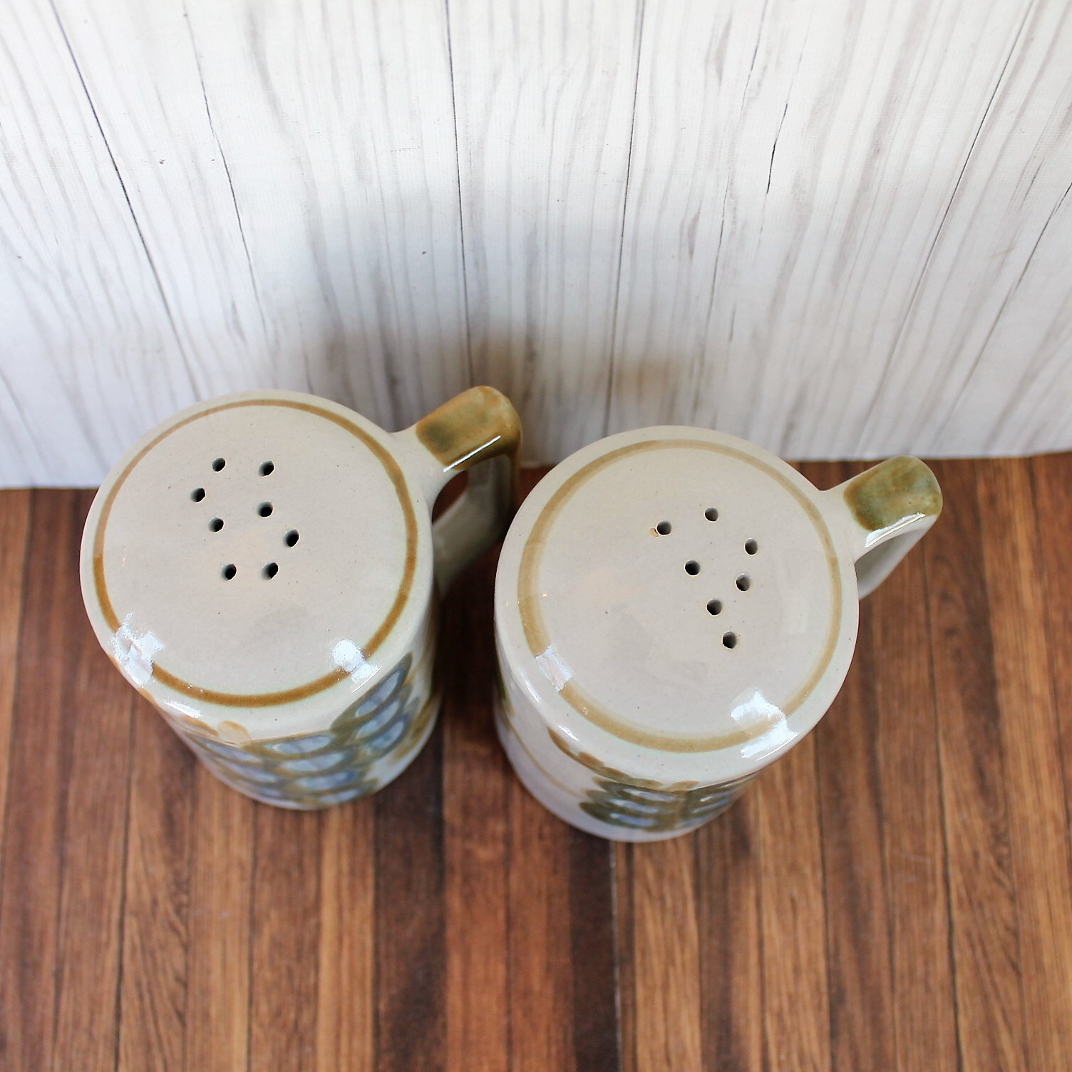 Louisville Stoneware VINTAGE Salt and Pepper Shakers Set of 2 Gray Pottery with Grapes