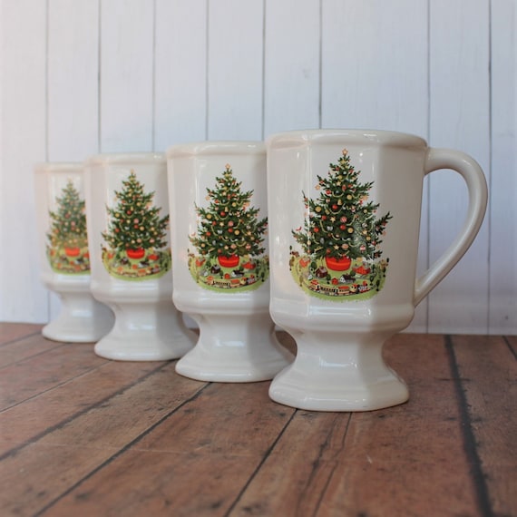 Vintage Pfaltzgraff CHRISTMAS HERITAGE Pedestal Mug Set of 4 White with Green Tree Design Christmas Coffee Cup Drinkware
