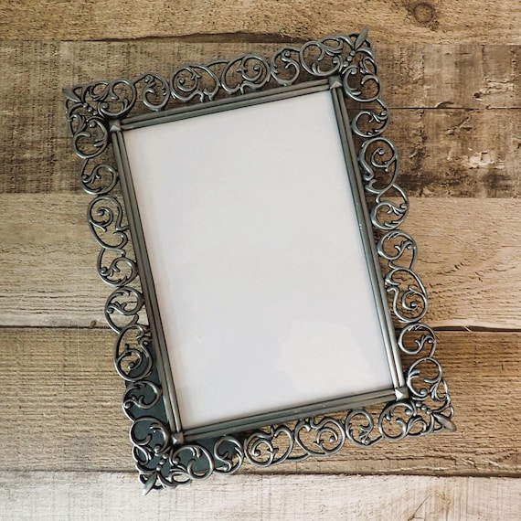 Vintage Silver Metal 5x7 Picture Photo Frame Scroll Leaf Design 5x7 Size Leaves and Scroll Design