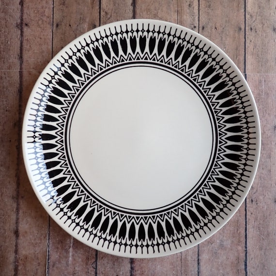 Vintage Royal China NIGHT SONG Dinner Plate Set of 4 White with Black Modern Floral Flower Design