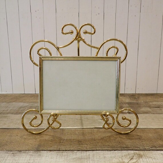 Vintage 5x7 Brass Gold Picture Photo Frame with Photo Stand Display