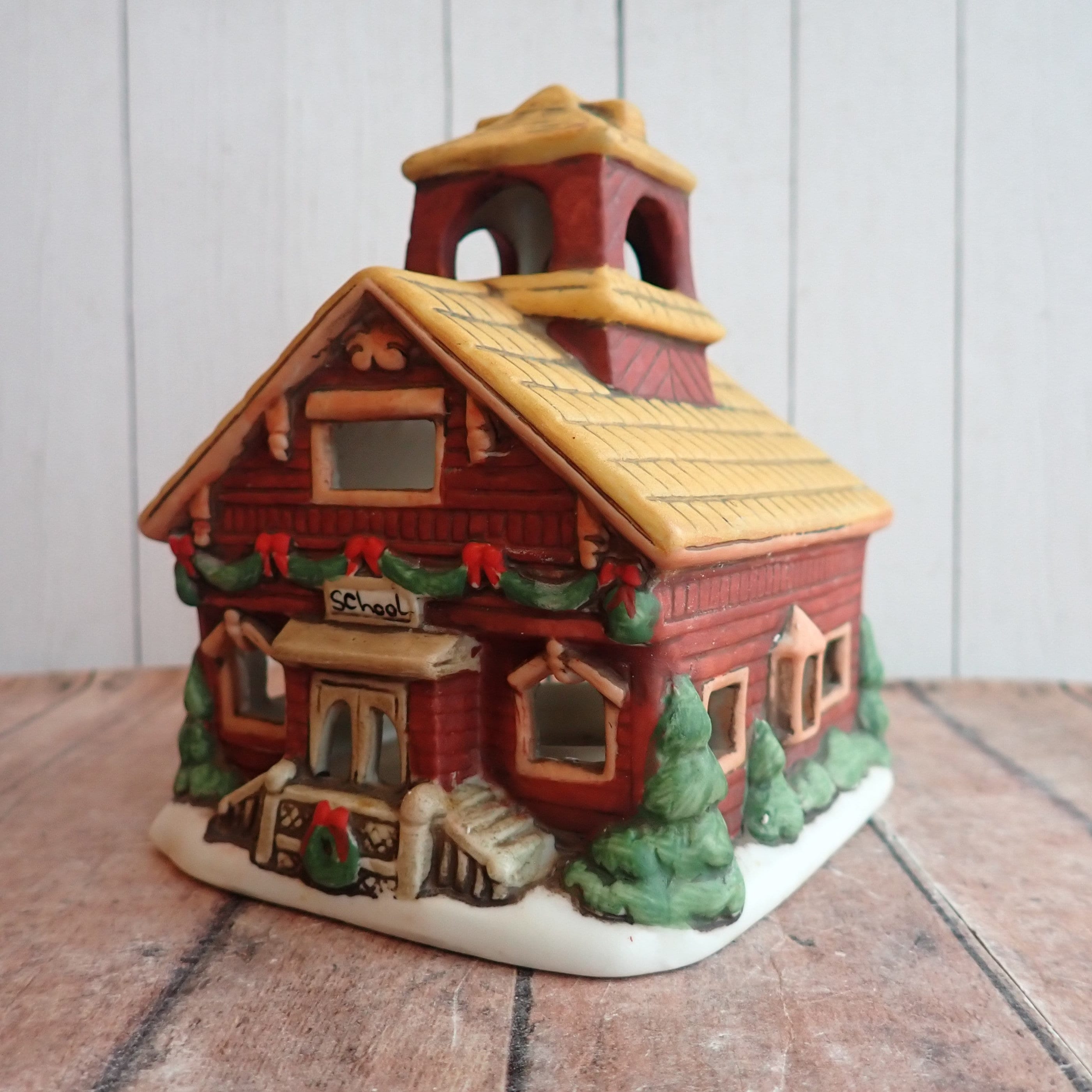 Lefton Colonial Village Collectors Guide - iy3gl3h