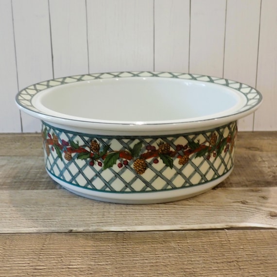 Vintage Dansk NORDIC HOLIDAY 9" Round Vegetable Serving Bowl White and Green Ribbon Holly and Pinecone Design Christmas