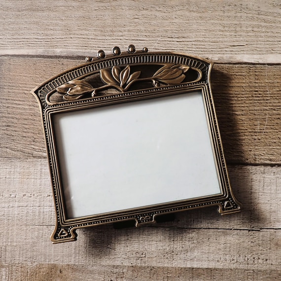 Vintage Bronze Metal 3x5 Picture Photo Frame 3" x 5" Size with Leaf Design The Weston Gallery