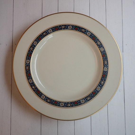 Vintage Pickard Grandeur China Dinner Plate Set of 4 White Cream with Blue Floral Stained Glass Pattern