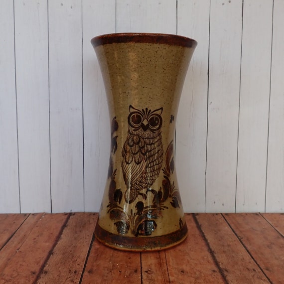 Vintage Carlos Villanueva Owl Vase Mexican Pottery Folk Art Tan with Brown Owl and Leaf Design