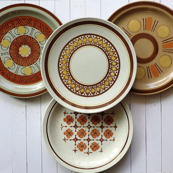 Vintage Mismatched Stoneware Dinner Plate Set of 4 Mix and Match Plates White Brown Beige with Geometric Designs 1970s