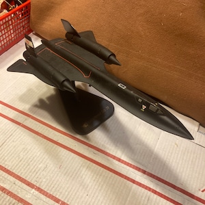 18 インチ LOCKHEED Blackbird SR-71、NASA、#844、素敵なスタンド付き、素敵。1:72、美しい、L@@K!! 読んでください!