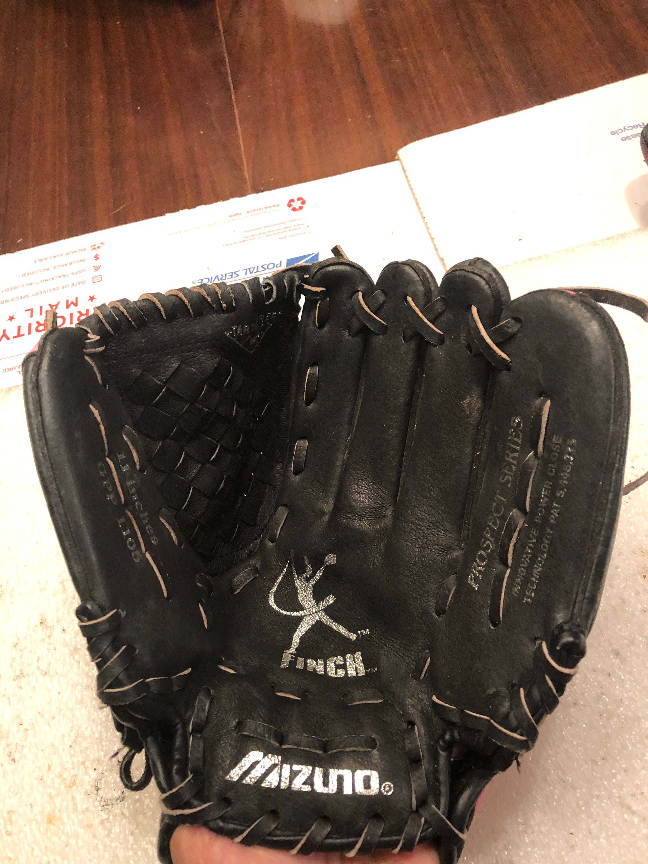 Girl s Pink and Black MIZUNO 11 Baseball Glove GPP1105 NICE EX