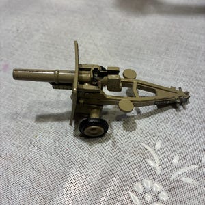 Super Rare Original 1950's, 1960's Israeli Defense Force (IDF) CANNON, GUN Made in Israel  Gamda, Sabra, Excellent Minus,  Read!