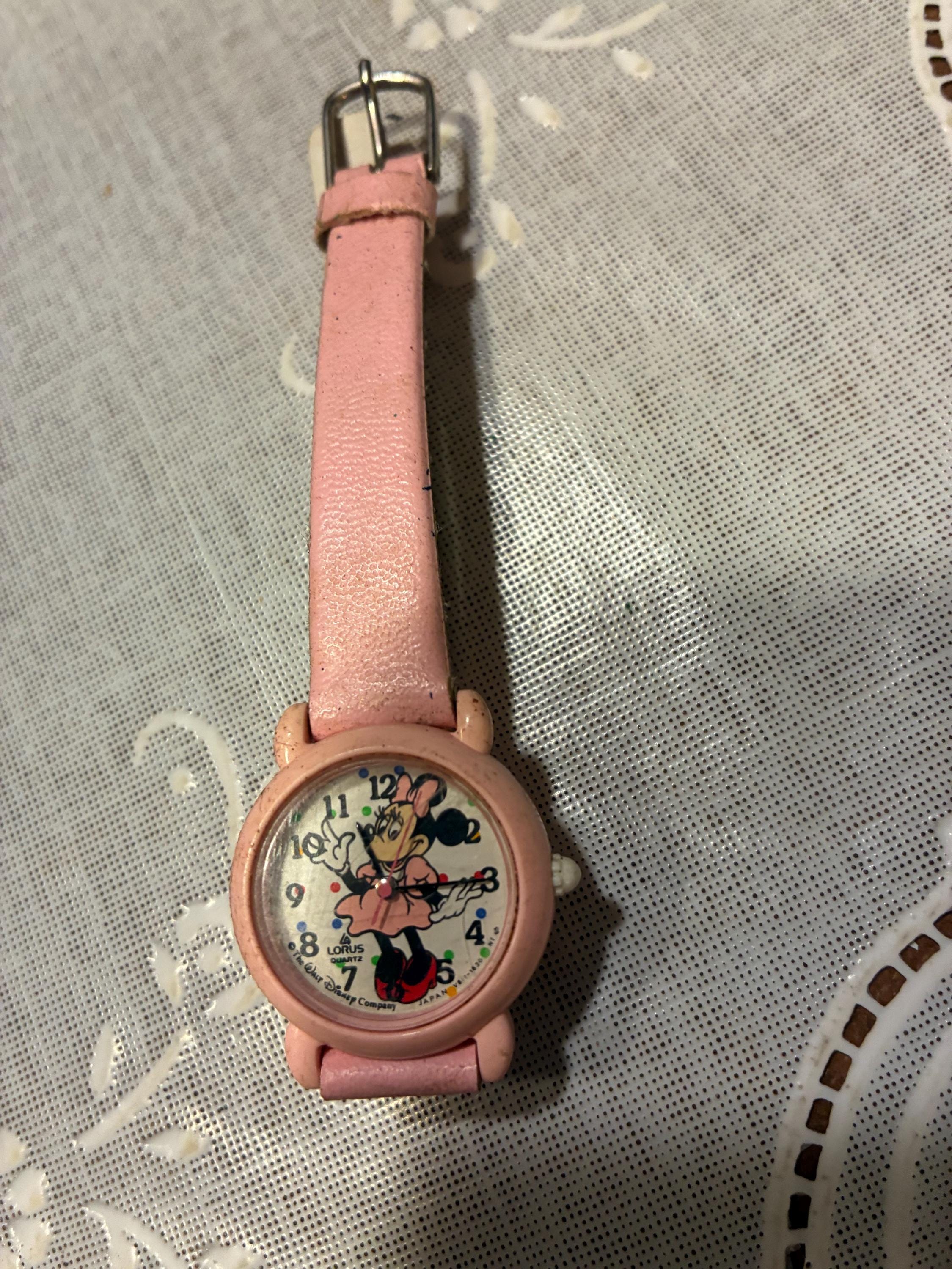 Lorus Minnie Mouse - Etsy display picture 2