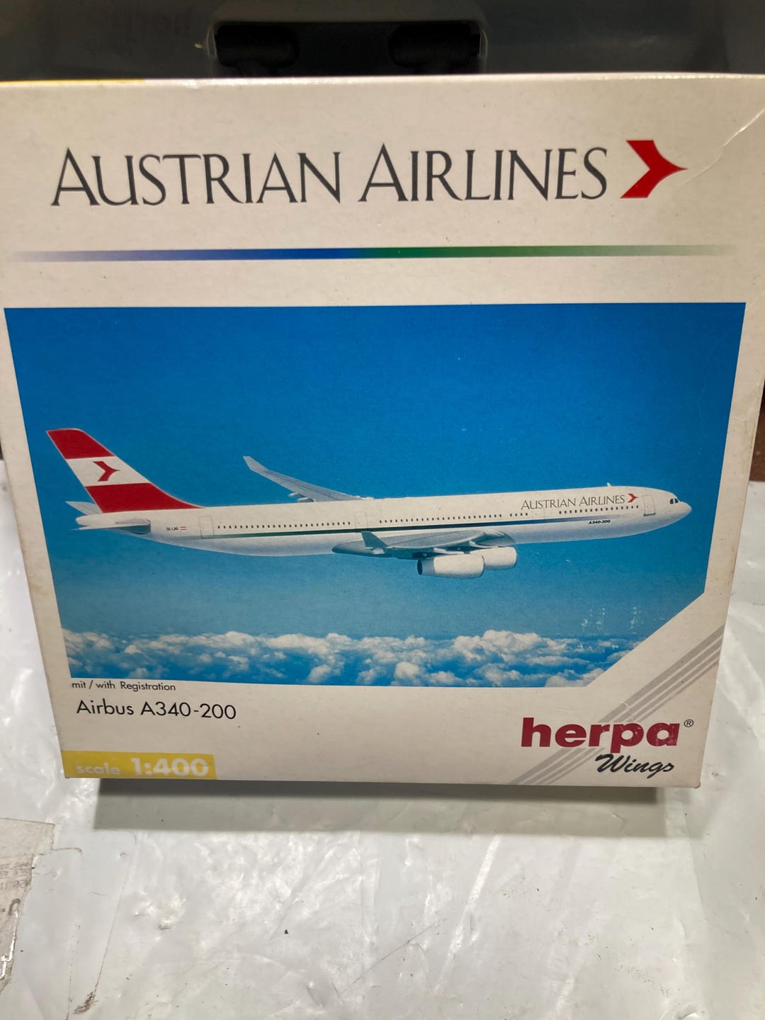 31412 HERPA WINGS / Germany / Airbus A330-200 Austrian Airlines S.a Oe