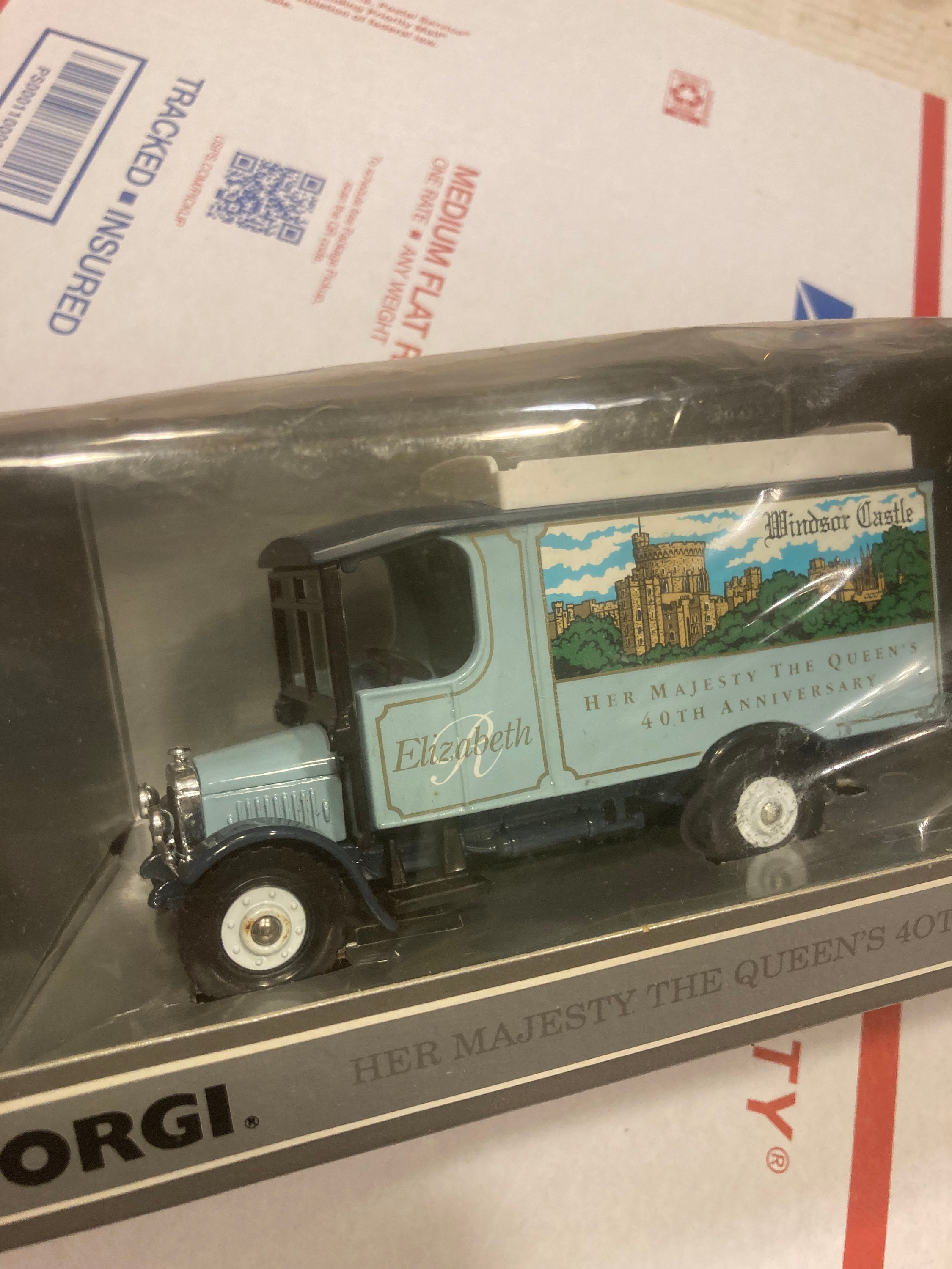 Vintage CORGI Her Majesty, the QUEEN 40th Anniversary, # 97152