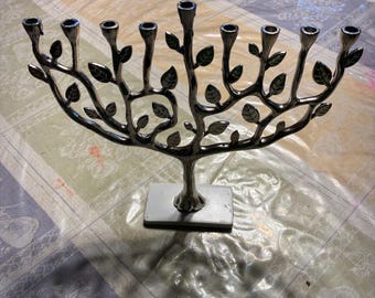 MENORAH, couleur argent 27 x 28 cm, CHANUKIA, par Dreidel Company, presque neuf, comme neuf, L@@K !