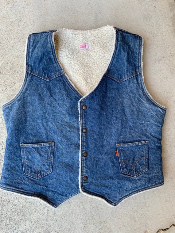 levis sherpa vest