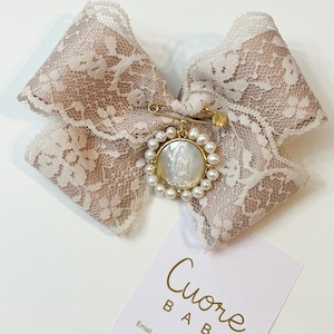 Baby-Medaillon. Babybett-Medaillon. Babyschutzmedaille. Baby-Geschenk. Guadalupe-Jungfrau-Medaillon. Babybrosche. Babykissen-Medaillon.