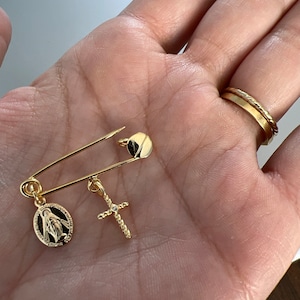 24K Gold Baby safety pin. Virgin baby safety pin. Gold plated baby safety pin. Stroller pin. Cross for baby protection. Baby brooch pin.