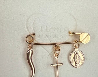 24k gold plated baby safety pin. Cornicello charm safety pin. Unisex brooch. Stroller brooch. Baby safety pin. baby pin