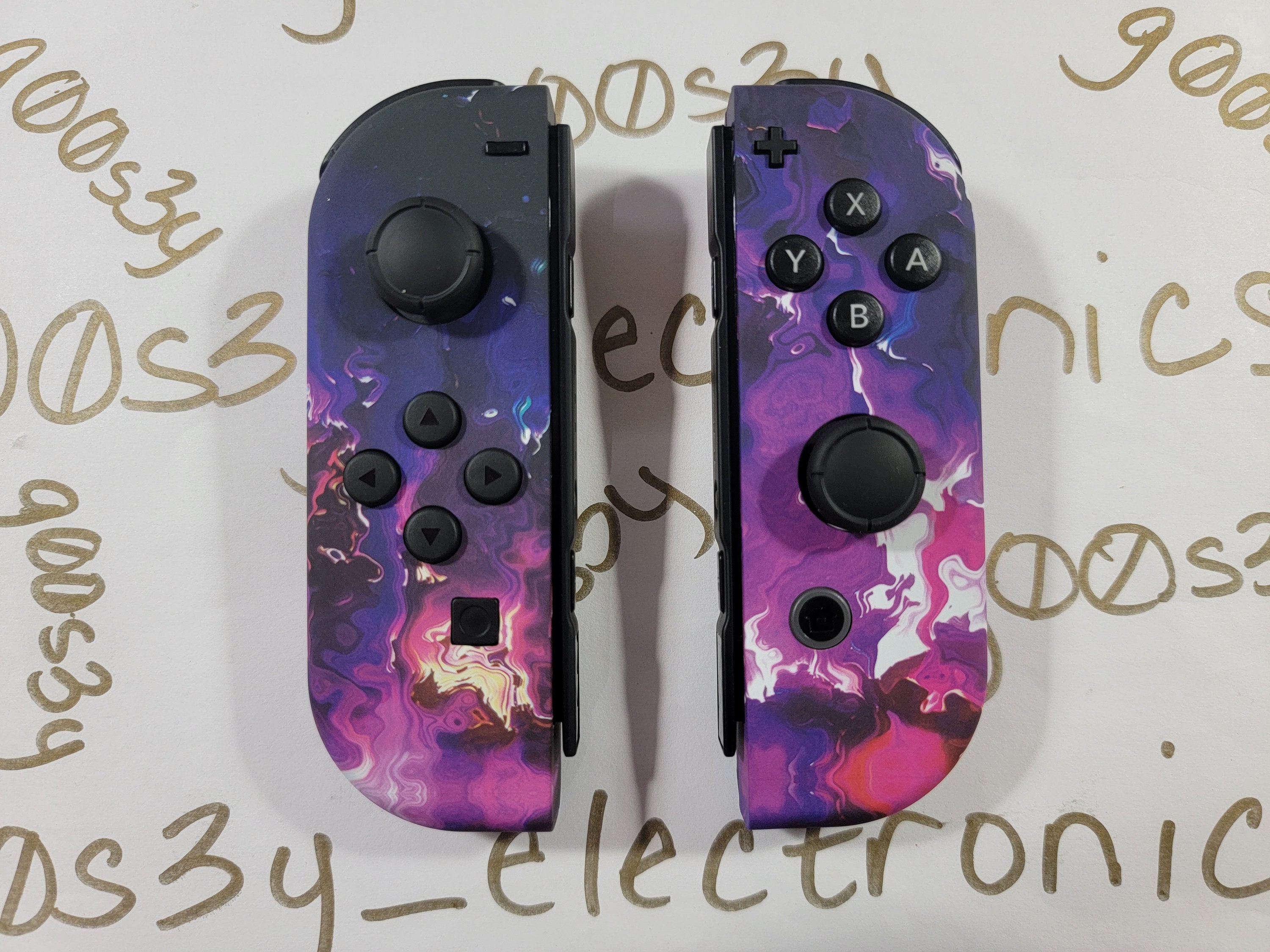 Echad un vistazo a estos geniales Joy-Con personalizados de