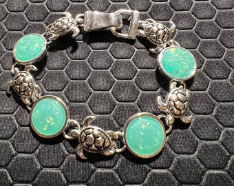 Turtle Bracelet with Aqua Sea Glass Made of Sterling Silver