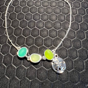 Sand Dollar Anklet with Green Sea Glass Made of Sterling Silver