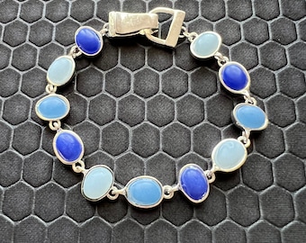 Bracelet en verre de mer bleu clair et bleu foncé en argent sterling