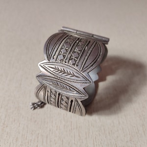 Antikes Silber Berber Armband aus Marokko, Berber Armbänder, marokkanischer Schmuck