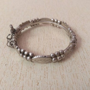 Antikes granuliertes Silber Berber Armband aus Marokko, saharische Armbänder, marokkanischer Schmuck