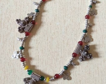 Antikt silverhalsband i sahariskt ursprung från Marocko med Boghdad-hängen, sahariska halsband, marockanska smycken