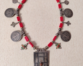 Antique Berber Silver Necklace from Morocco, Berber Necklaces, Moroccan Jewelry