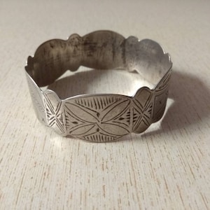 Antikes Silber Berber Armband aus Marokko, Berber Armbänder, marokkanischer Schmuck